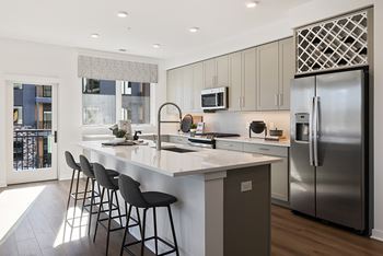 Quartz countertops - Stonehill at West Orange